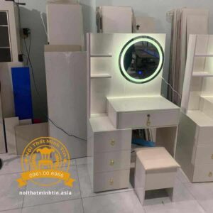 Ban trang diem nhua dai loan guong den LED MT 09001 (1)