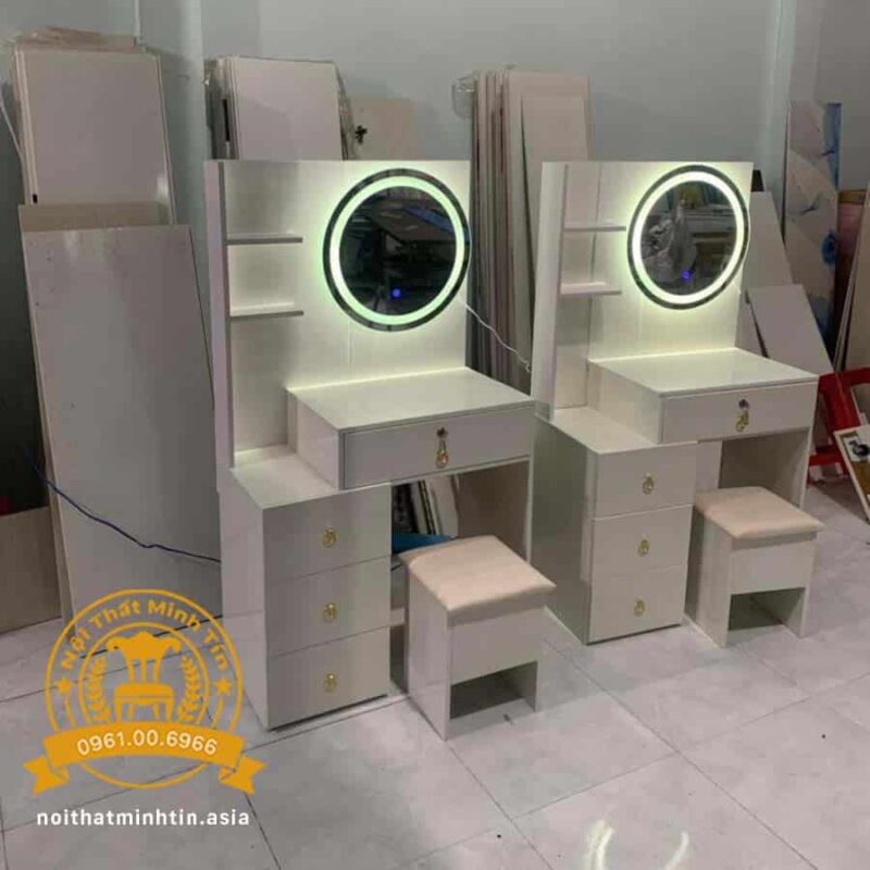 Ban trang diem nhua dai loan guong den LED MT 09001 (2)