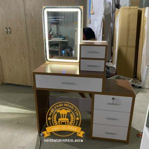 Ban trang diem nhua Dai Loan gia tot MT 000307