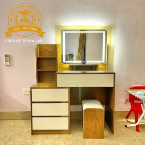 Ban trang diem nhua Dai Loan thiet ke hien dai MT 00302