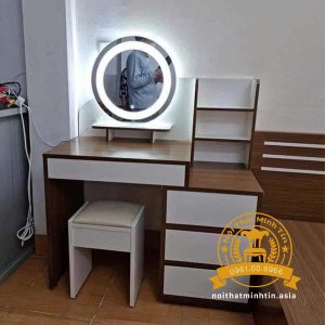 Ban trang diem nhua dai Loan ngan keo tien dung MT 000304