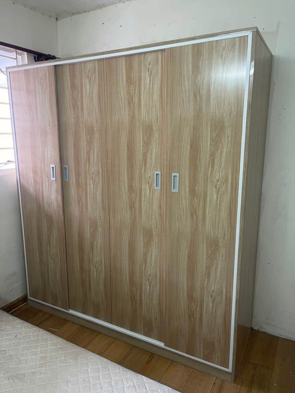 Mẫu tủ quần áo nhựa cánh lùa (cánh trượt) thực tế.